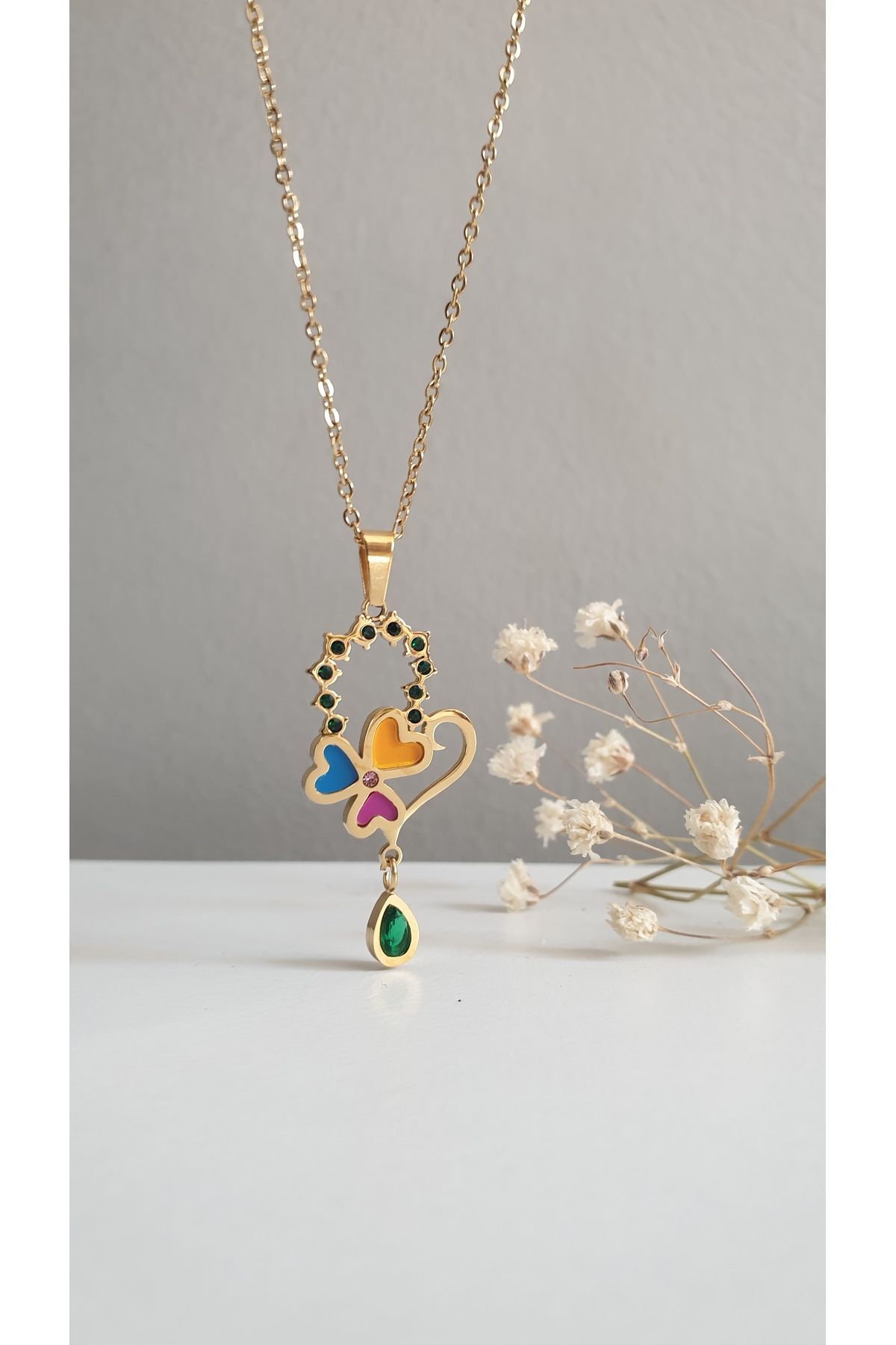 گردنبند با زنجیر طلایی سه قلب رنگی